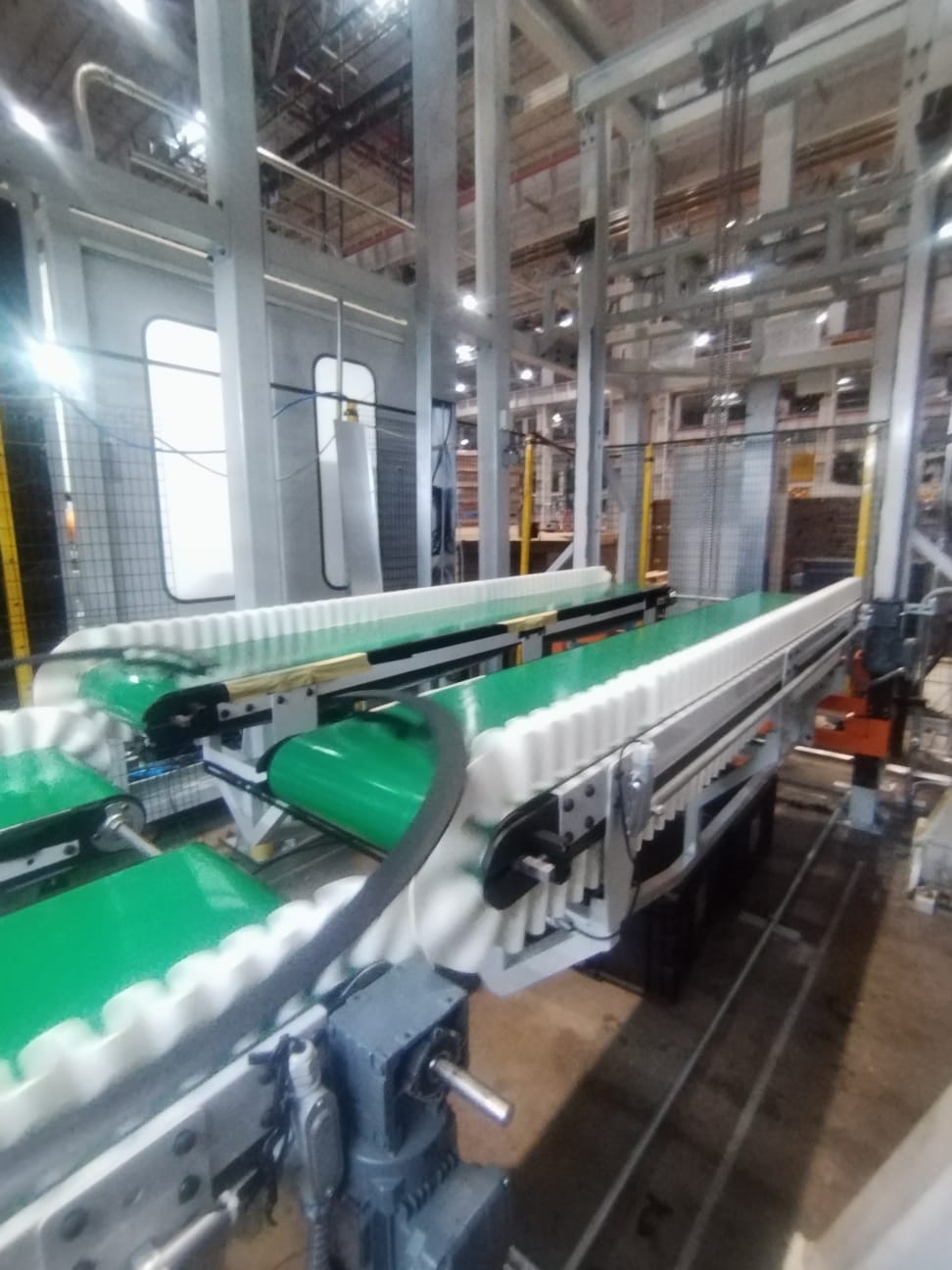 Conveyor elevador
